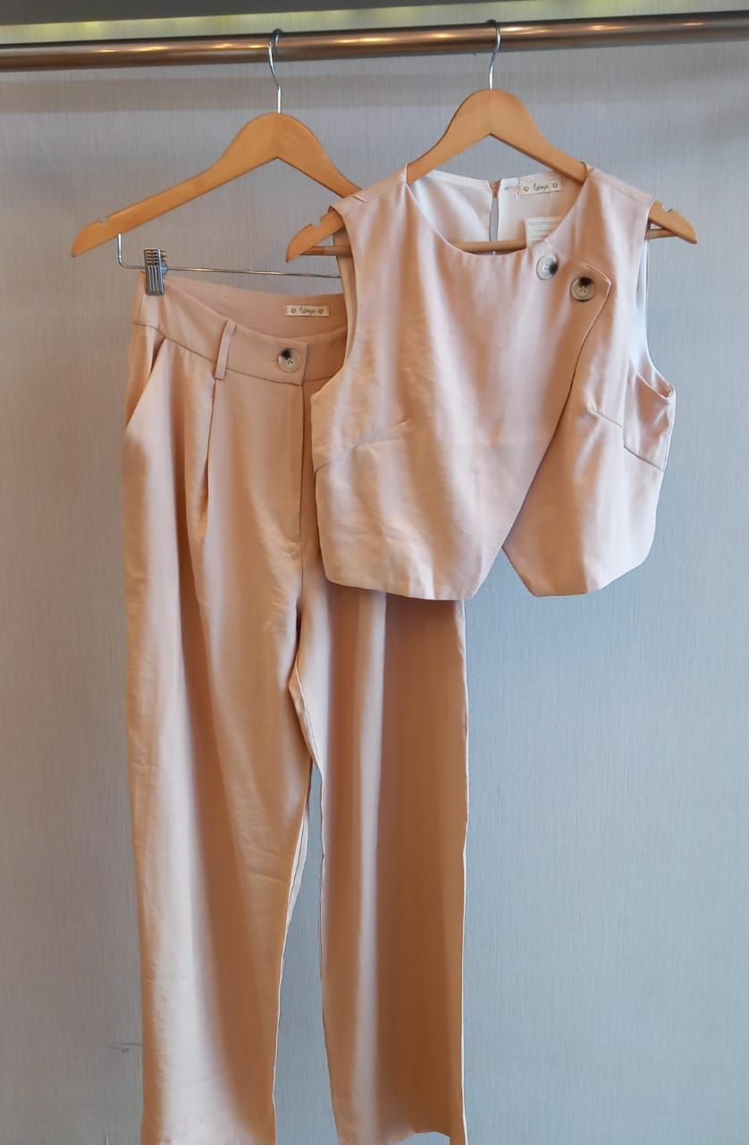 CONJUNTO SOCIAL CALCA E CROPPED DET BOT