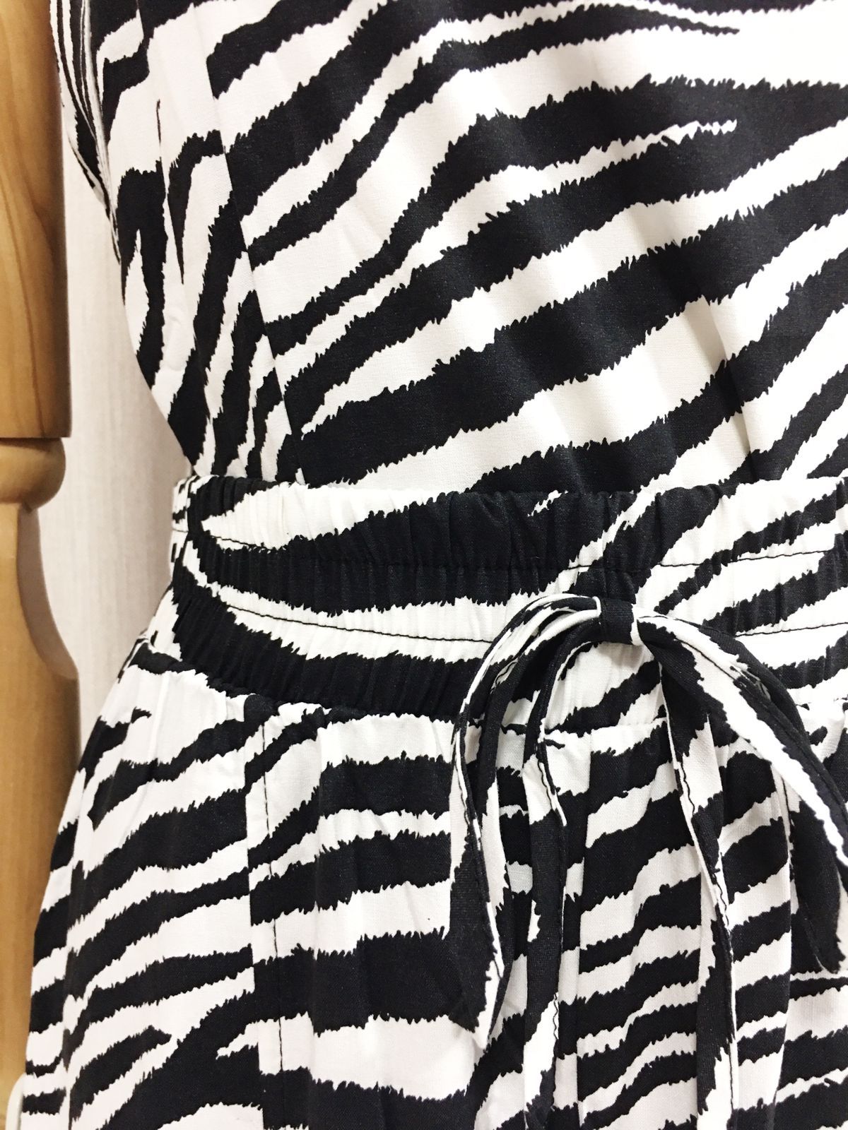 CONJUNTO CALCA E CROPPED ZEBRA