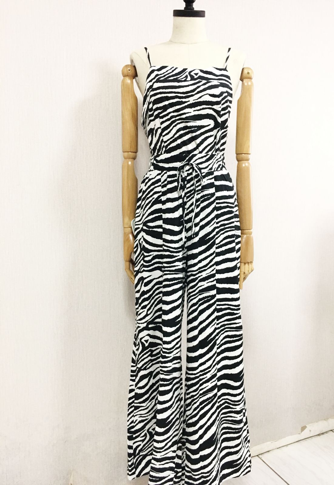 CONJUNTO CALCA E CROPPED ZEBRA